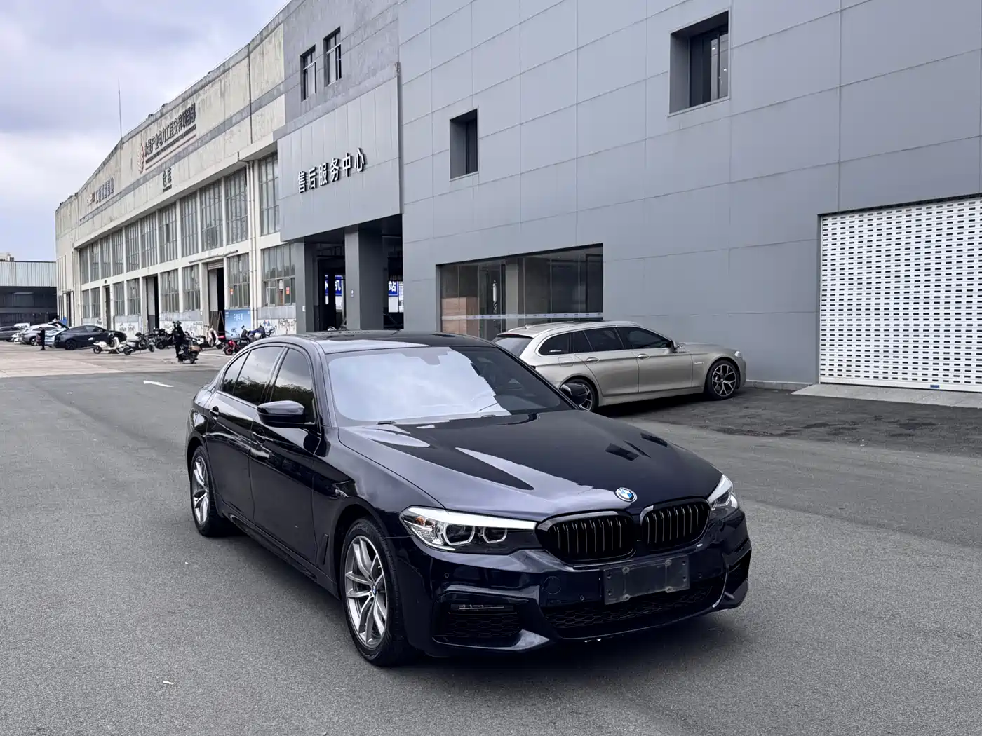 BMW 5 Series 2018 525Li Luxury Package фото 4