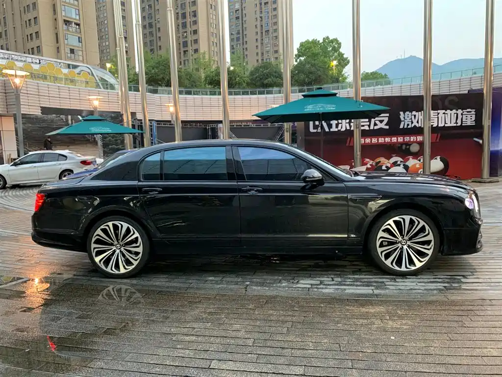 Bentley Flying Spur 2012 6.0T Limited Edition фото 9