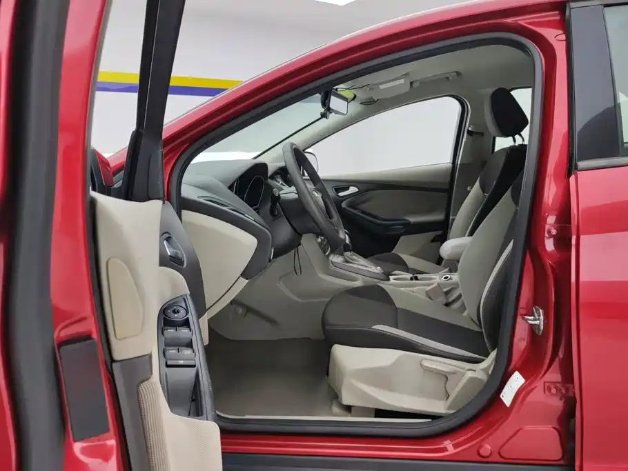 Фото 9 - Ford Focus