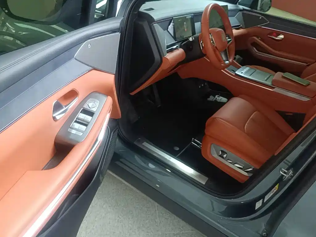 BYD Tang L 2025 2025 DM 175KM Drone Player Edition
