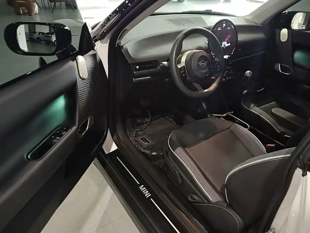 MINI Electric MINI COOPER 2025 2024 456km COOPER E Classic