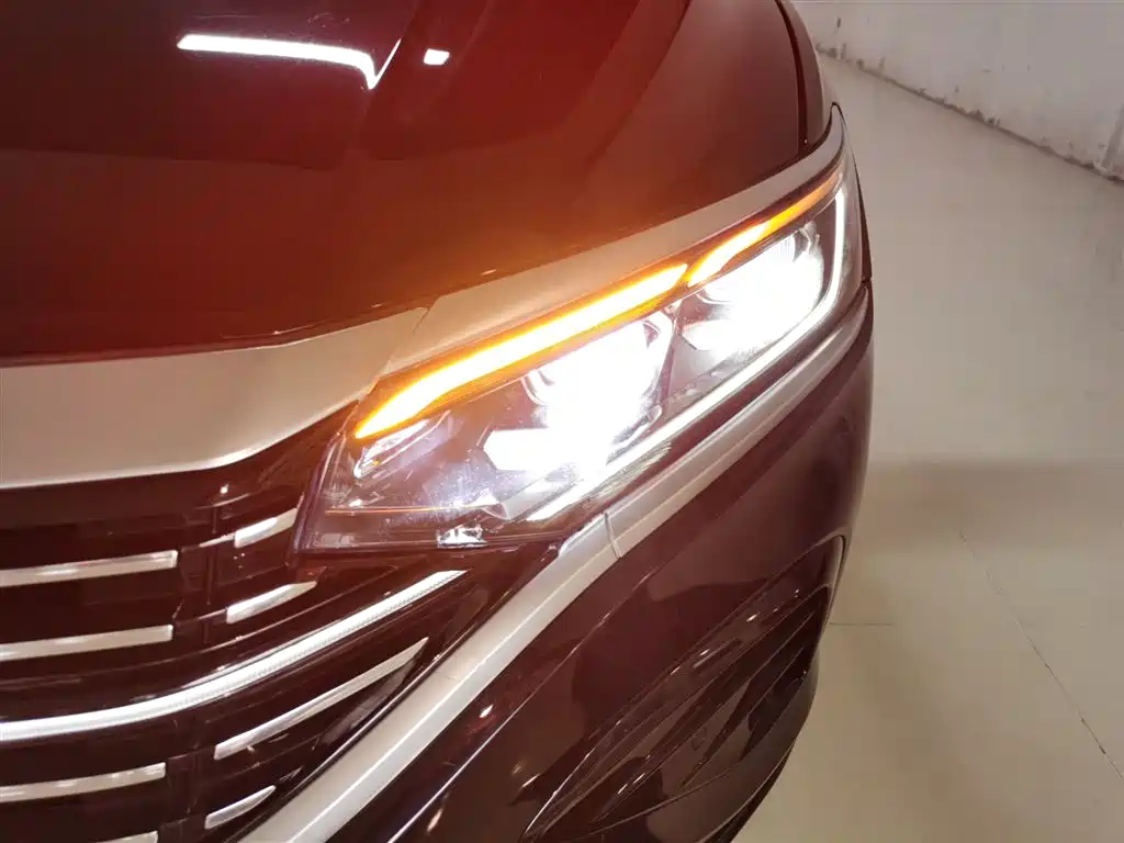 Volkswagen Passat 2023 Facelift 330TSI Luxury Edition фото 18