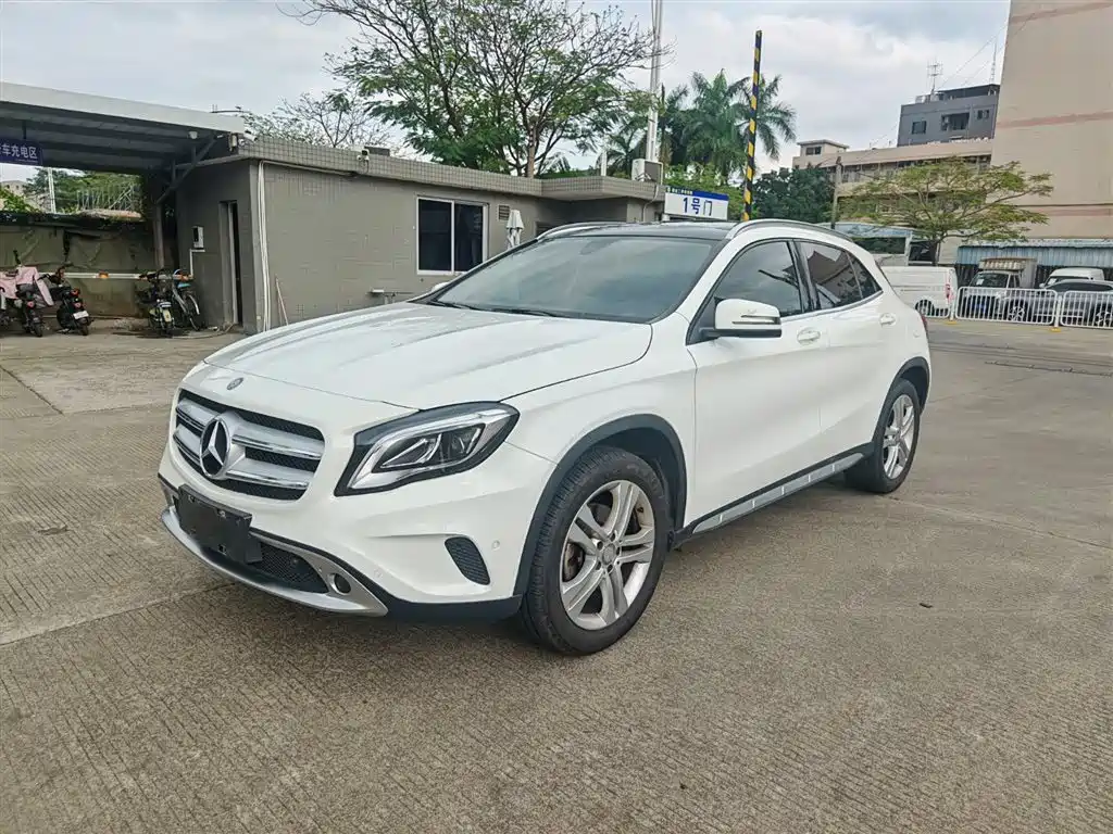 Mercedes-Benz GLA 2016 GLA 200 Dynamic