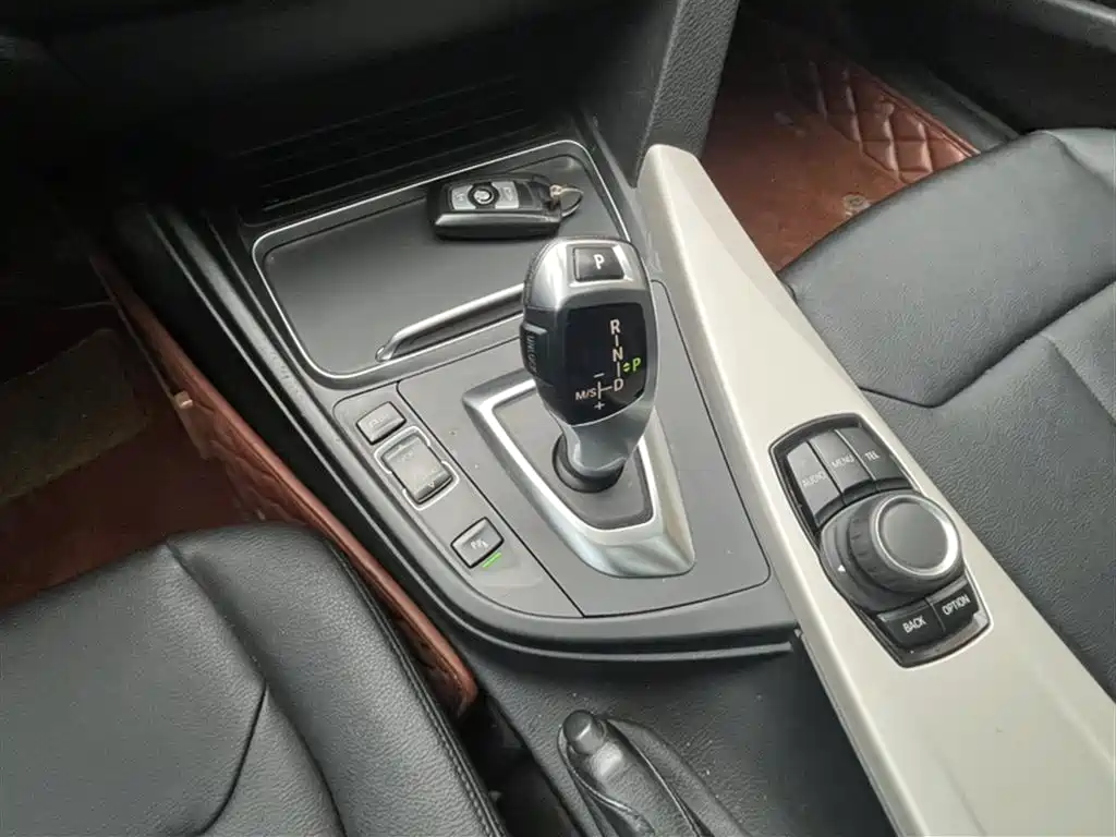 BMW 3 Series GT 2016 320i Fashion Style фото 13