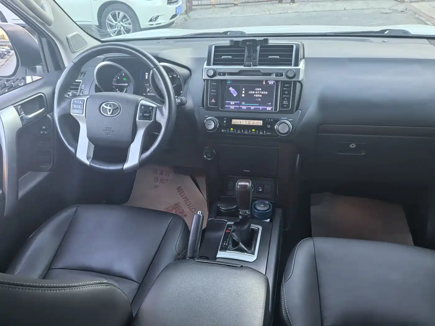 Toyota Prado 2014 4.0L Automatic TX-L фото 8