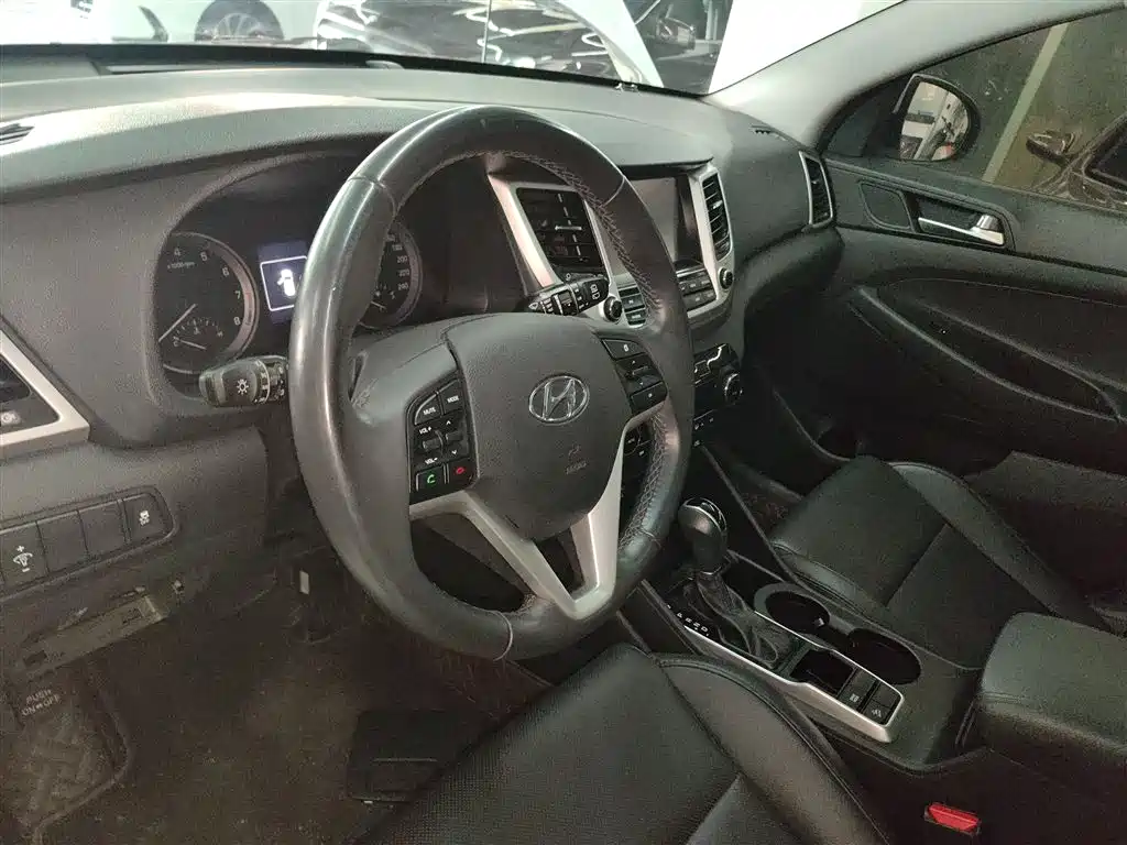 Hyundai Tucson 2015 1.6T Dual Clutch 2WD Smart фото 11