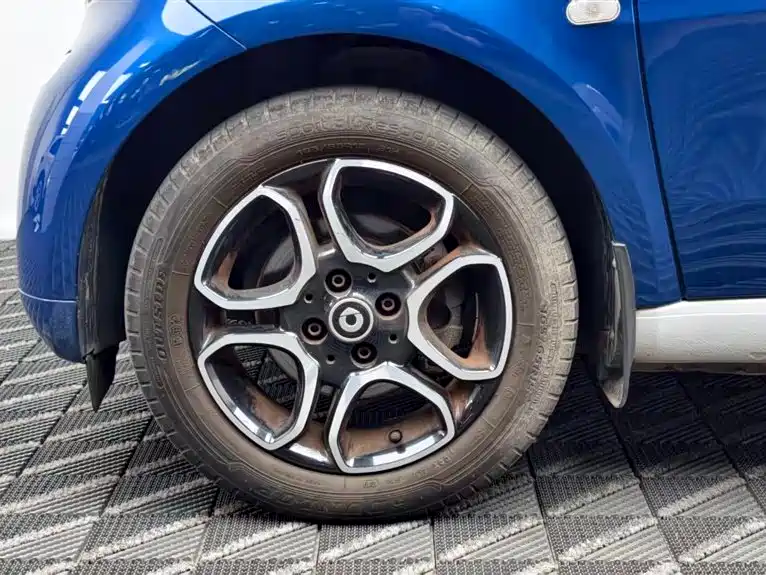 smart fortwo 2019 2019 0.9T 66kW Hardtop Wind Edition China VI