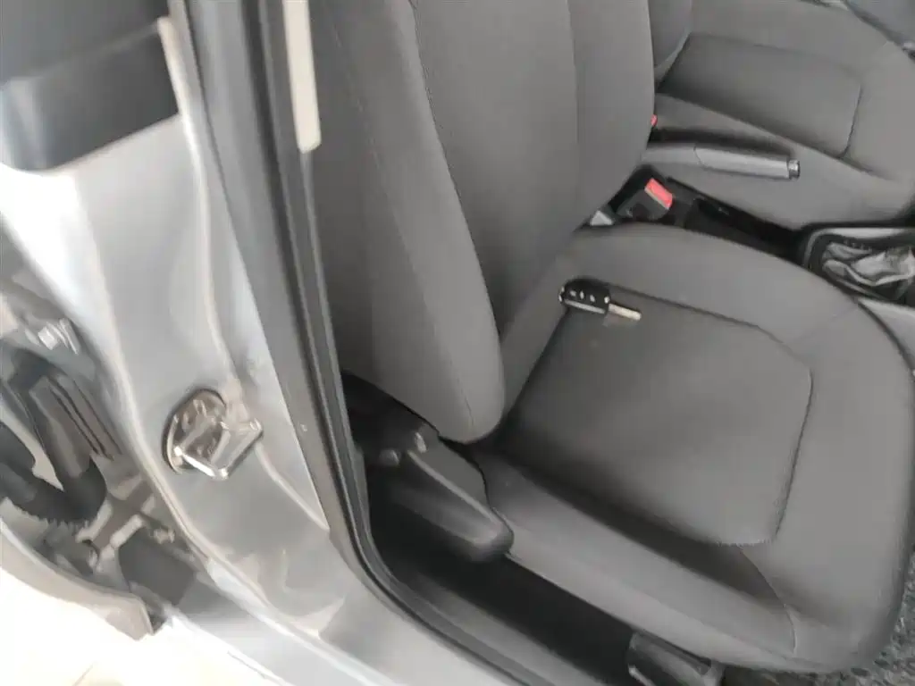 Volkswagen Jetta 2017 1.5L Automatic Fashion фото 25