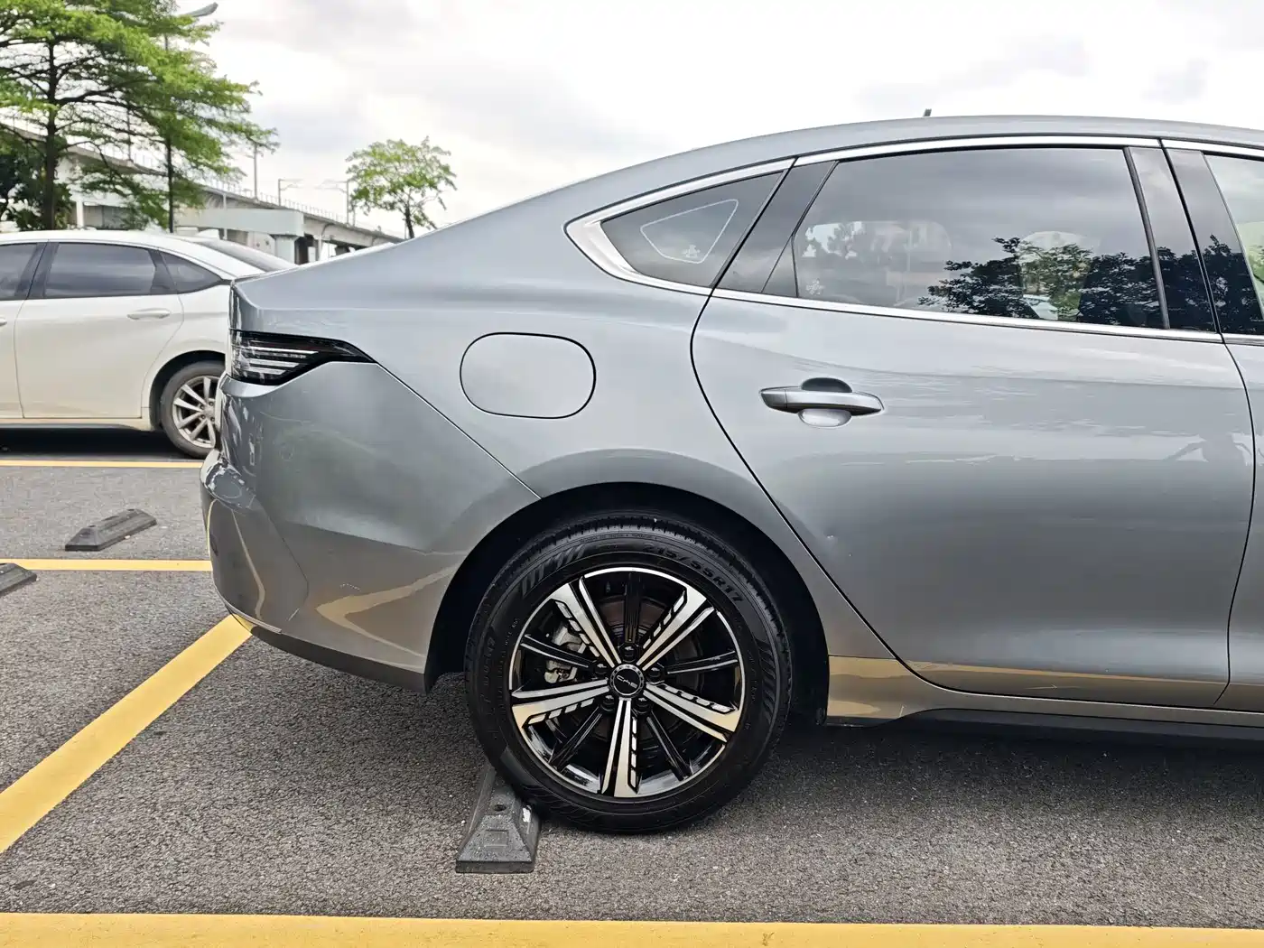 BYD Destroyer 05 2023 2023 Champion Edition DM-i 120KM Honor