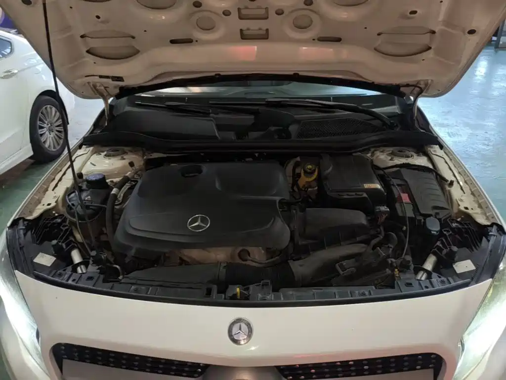 Mercedes-Benz GLA 2015 2015 GLA 200 Dynamic
