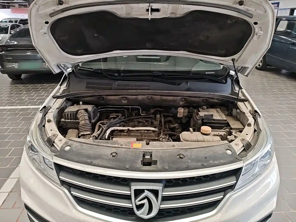Baojun 730 2020 2019 1.5T CVT Fashion Edition 7-Seater China VI