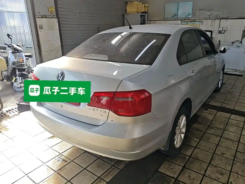 Volkswagen Jetta 2013 1.4L Manual Fashion фото 12