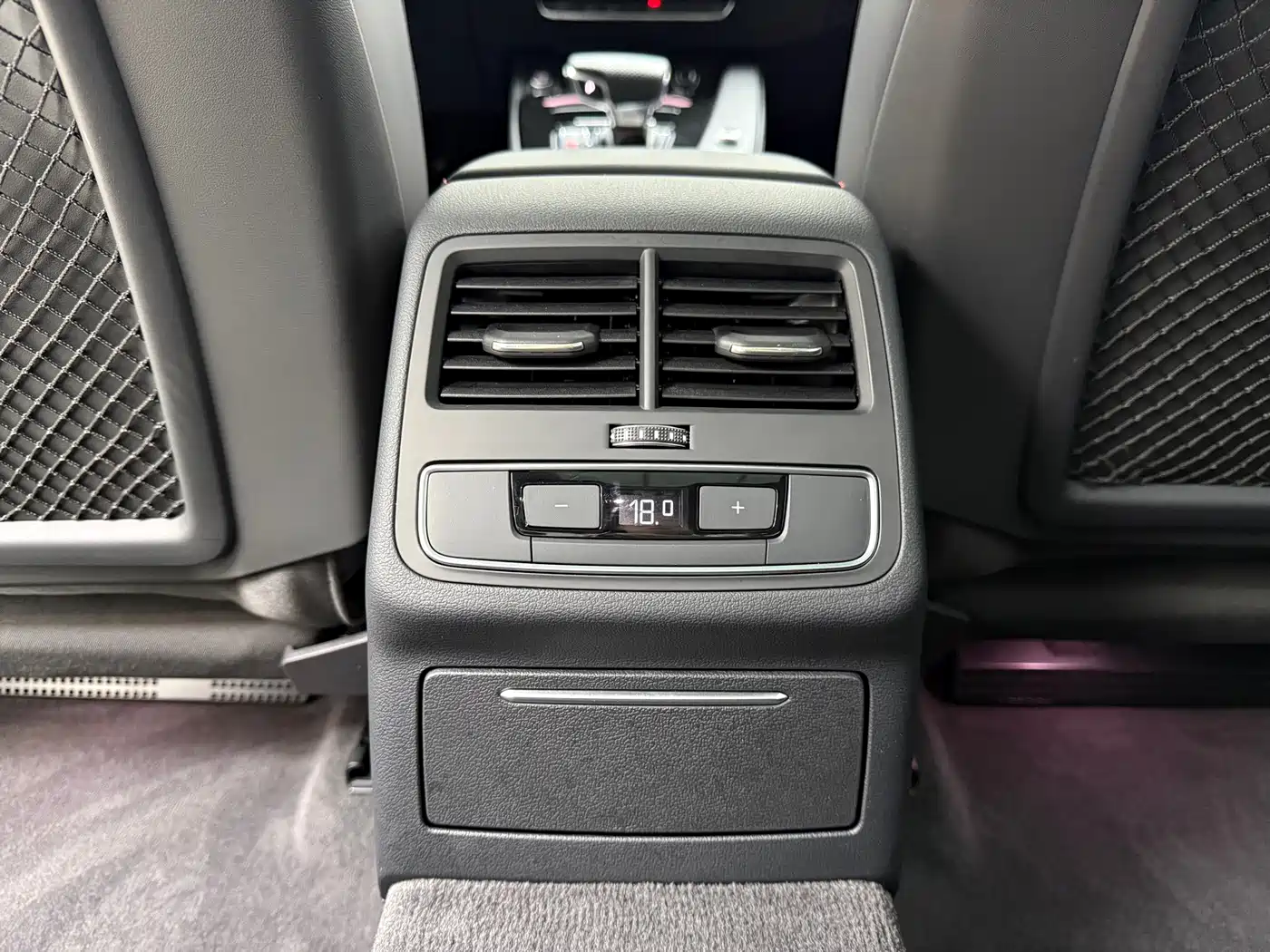 Audi A4L 2025 2025 2 Million Celebration Edition 40 TFSI Luxury Dynamic