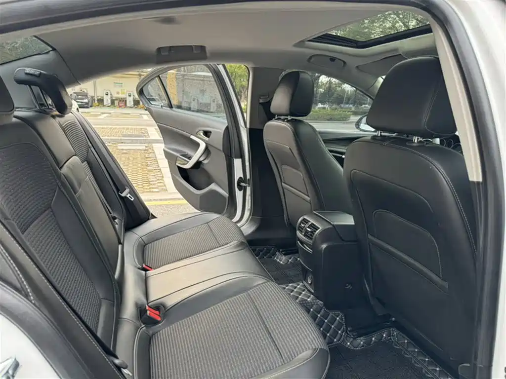 Buick Regal 2015 1.6T Leading Tech Edition фото 23
