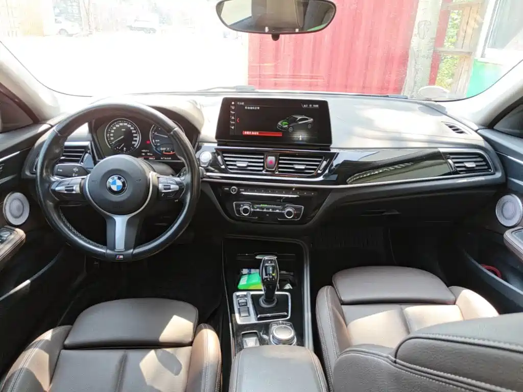 Фото 10 - BMW 1 Series