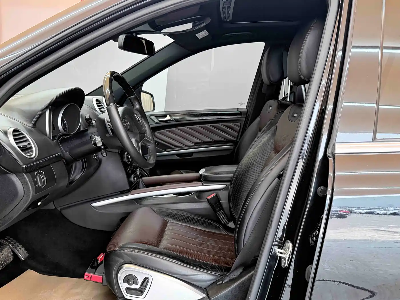 Mercedes-Benz GL-Class 2011 GL 450 Prestige Grand Edition фото 5