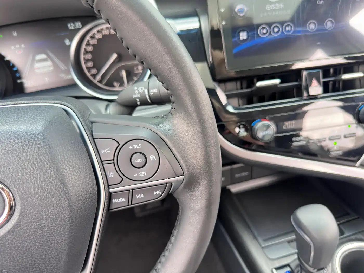 Toyota Camry 2021 2.0G Luxury Edition фото 16