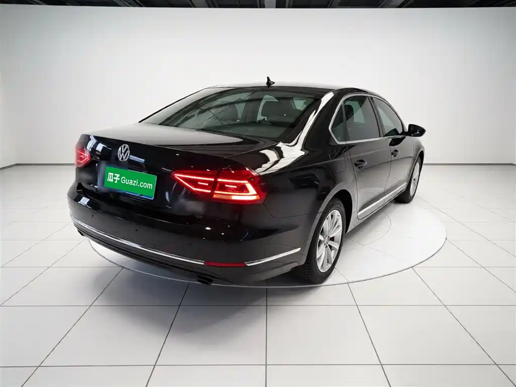 Volkswagen Passat 2017 330TSI DSG Prestige фото 4