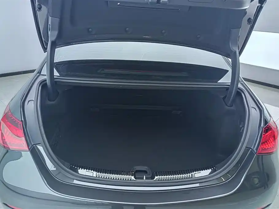 Mercedes-Benz C-Class 2023 Facelift II C 260 L Sport Edition фото 4