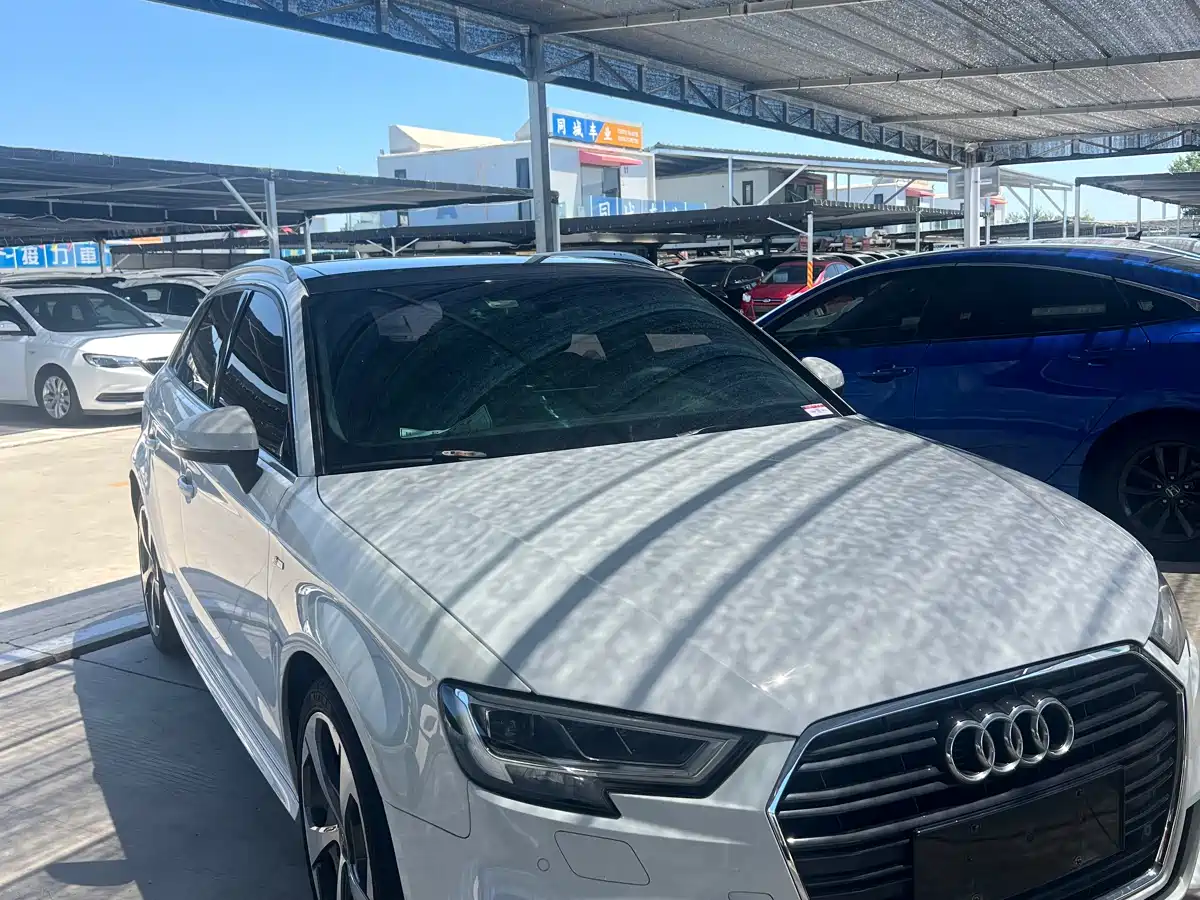 Audi A3 2018 30th Anniversary Sportback 35 TFSI Sport фото 3