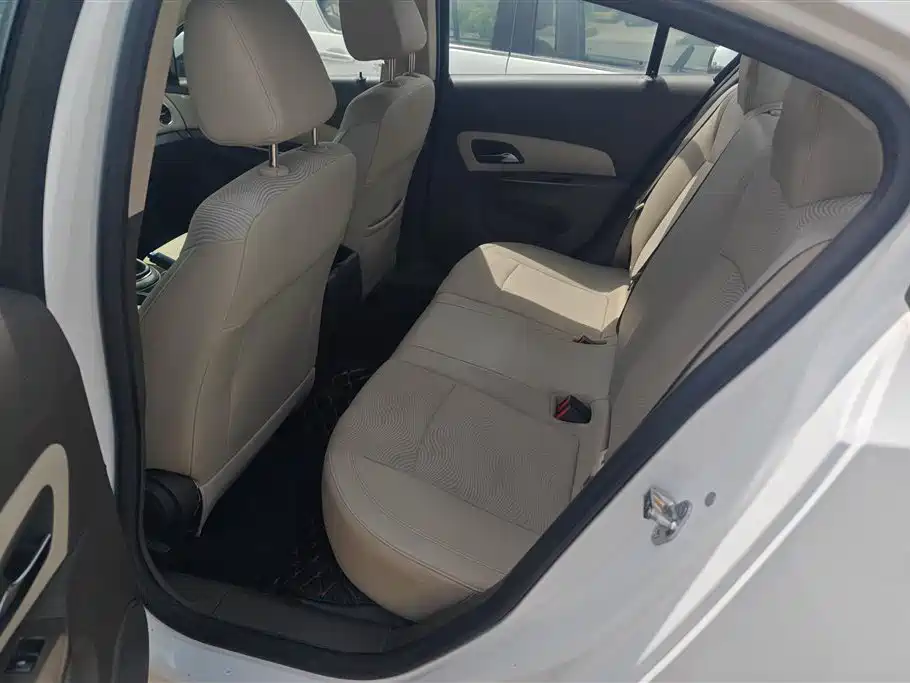 Chevrolet Cruze 2015 1.5L Classic SE MT фото 11