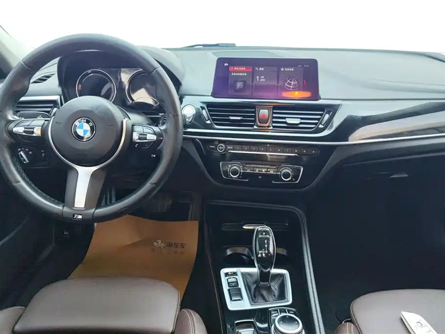BMW 1 Series 2021 120i M Sport Shadow Edition фото 12