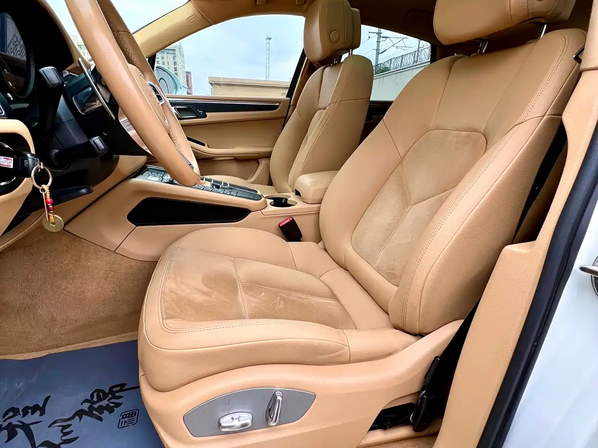 Porsche Macan 2016 Macan 2.0T фото 8