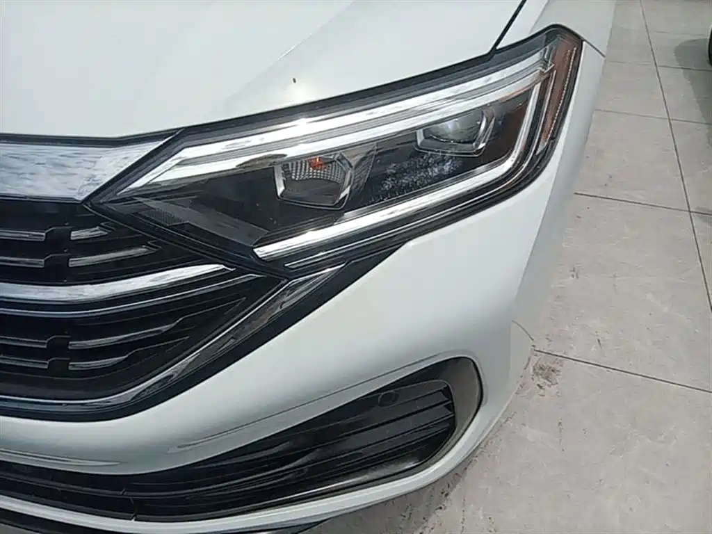 Volkswagen Sagitar 2023 300TSI DSG Surpassing Edition фото 24