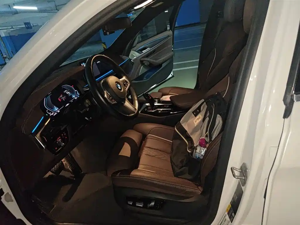 BMW 5 Series New Energy 2021 535Le Pioneer Edition M Sport Package фото 16