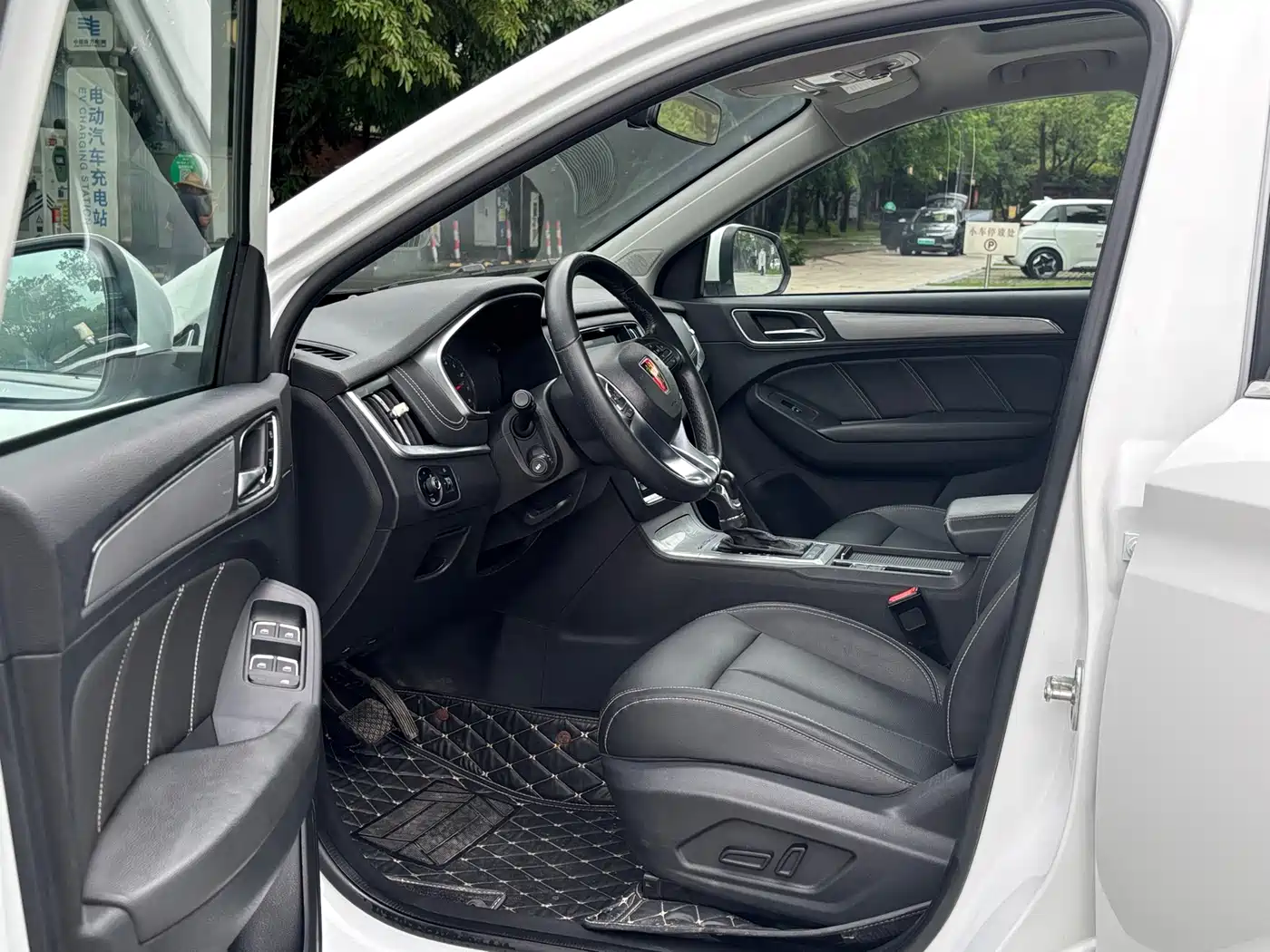 Фото 9 - Roewe RX5