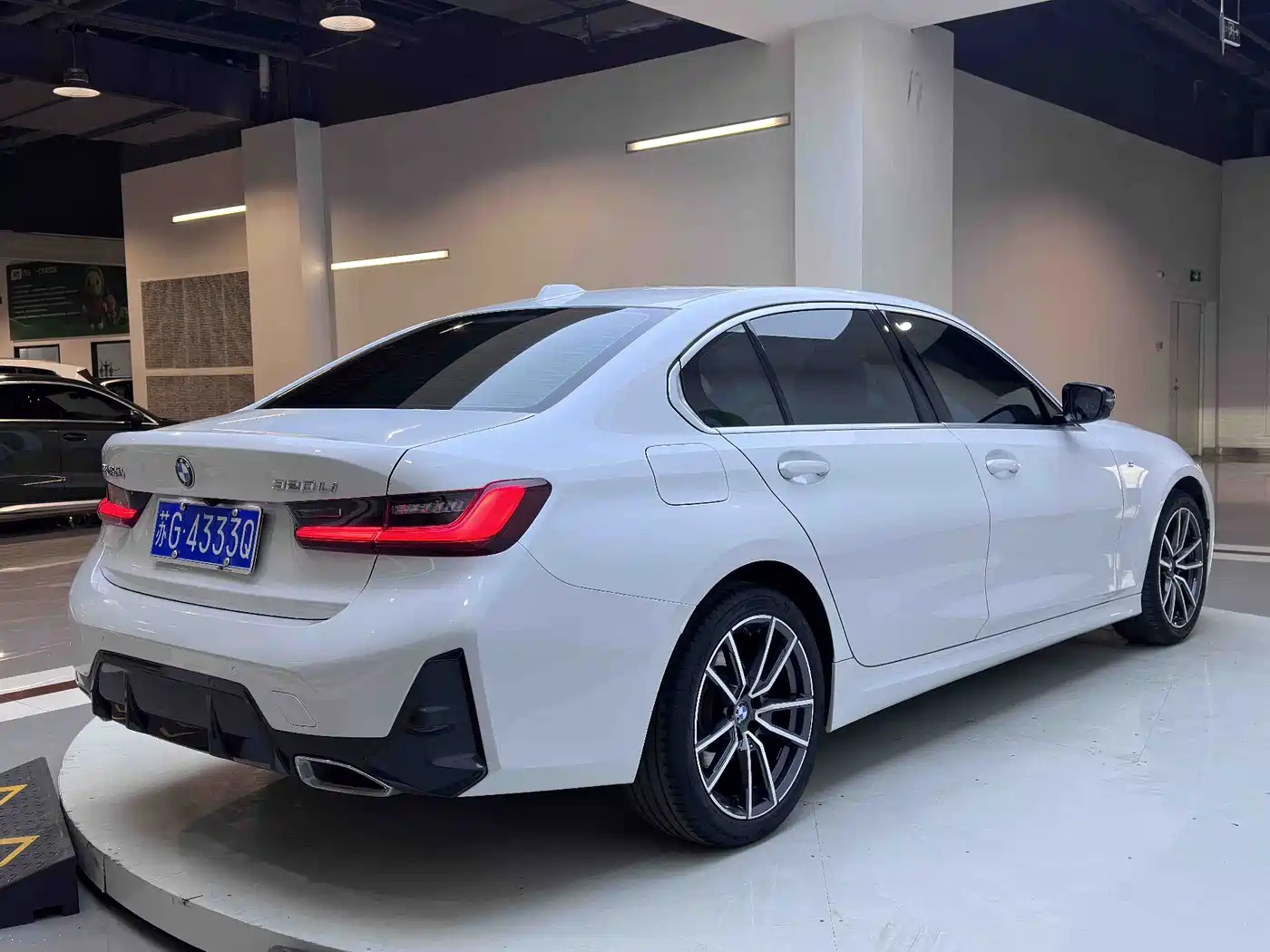 BMW 3 Series 2023 320Li M Sport Package фото 5