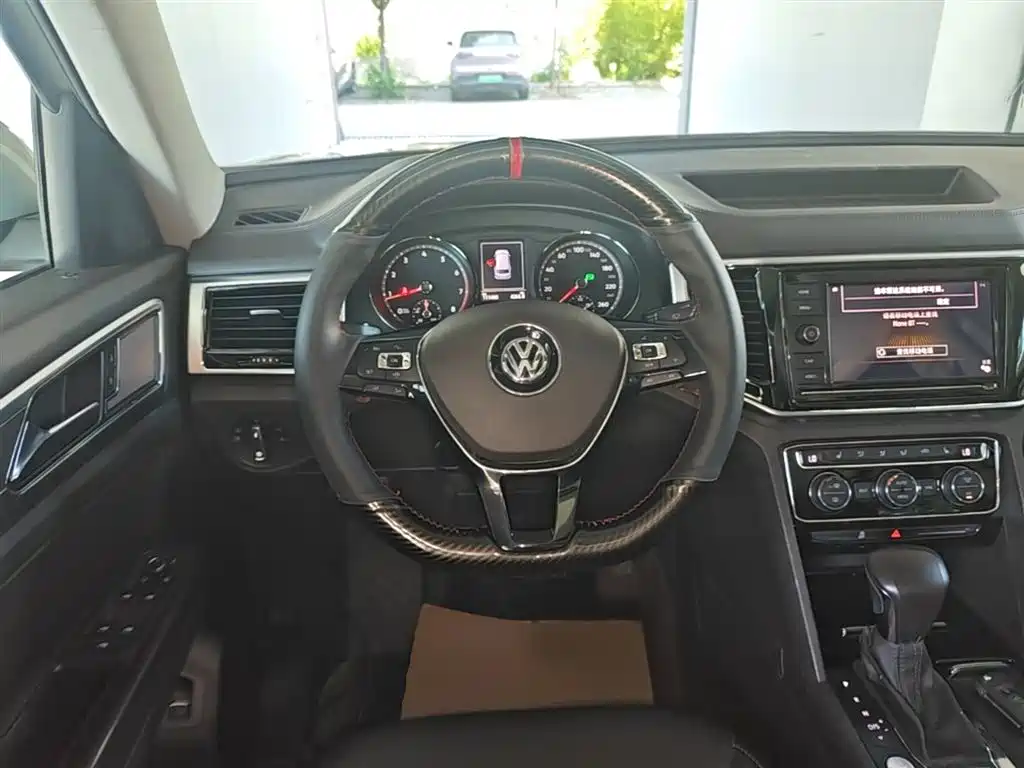 Volkswagen Teramont 2019 380TSI 4WD Luxury Edition China VI фото 11