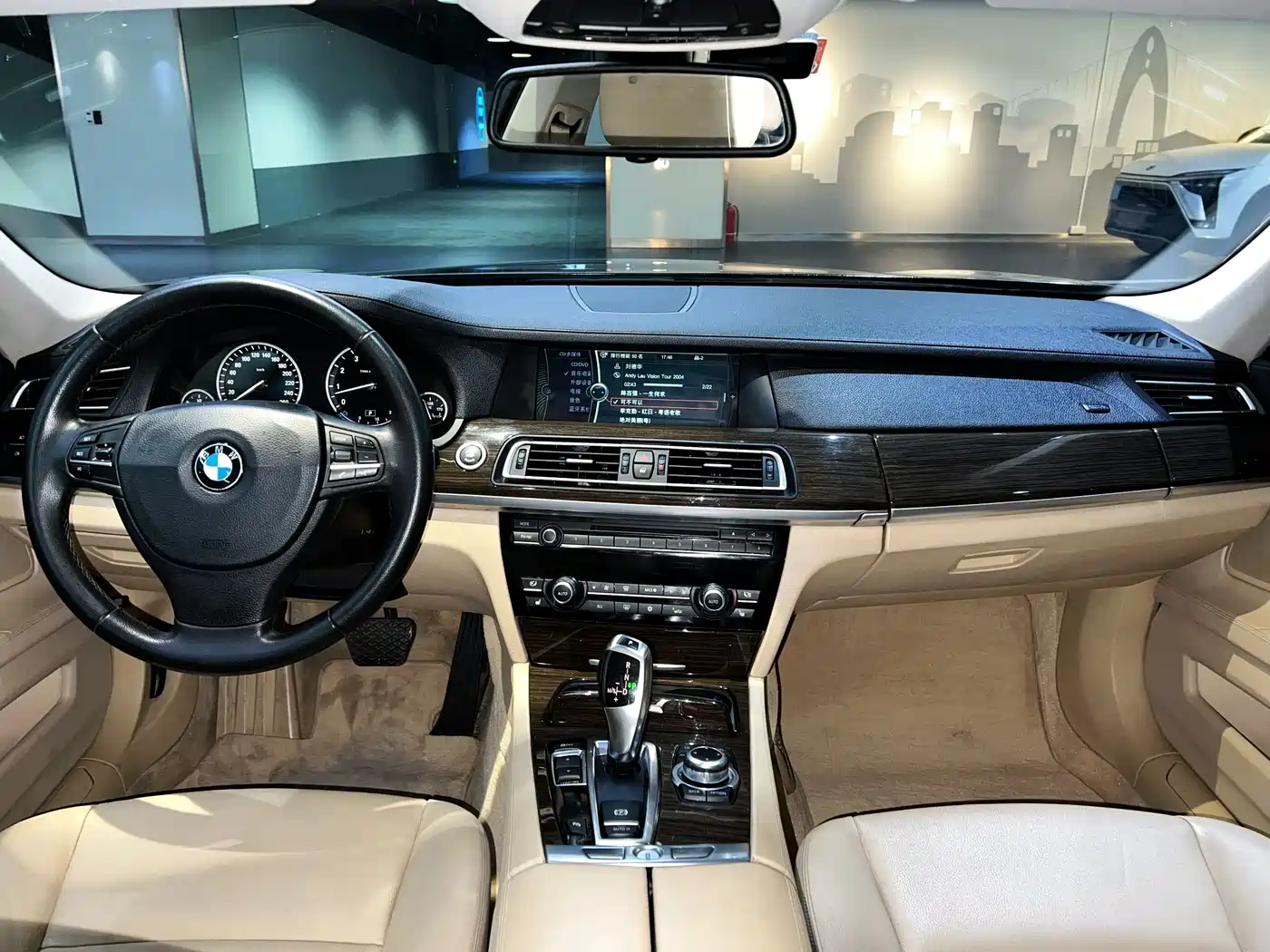 BMW 7 Series 2009 Model 740Li Leading Edition фото 17
