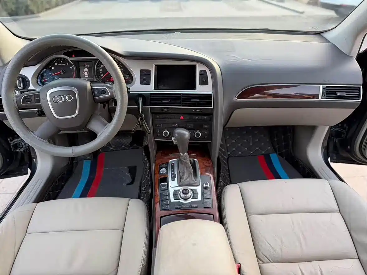 Фото 7 - Audi A6L