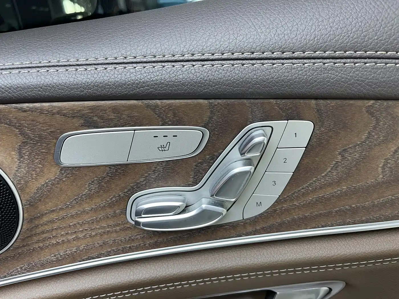 Mercedes-Benz E-Class New Energy 2022 E 350 e L Plug-in Hybrid Sedan фото 13
