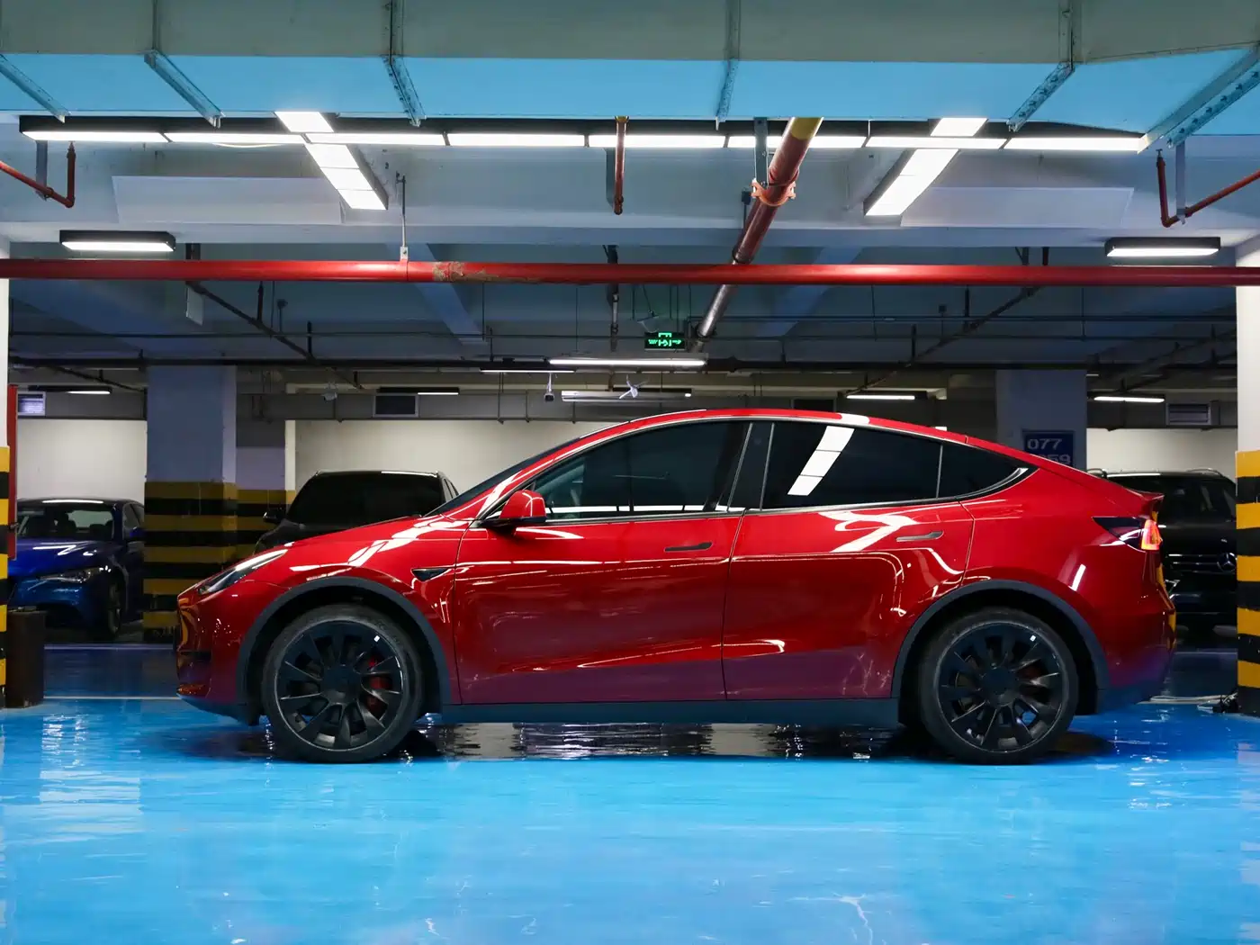 TESLA MODEL Y