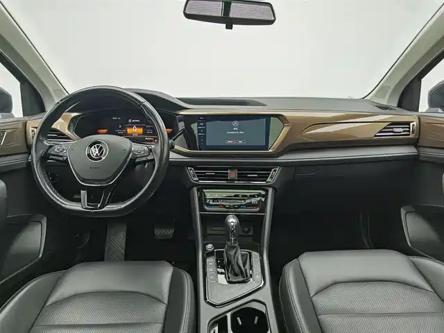 Volkswagen Tharu 2022 280TSI FWD Luxury Edition — фото 5