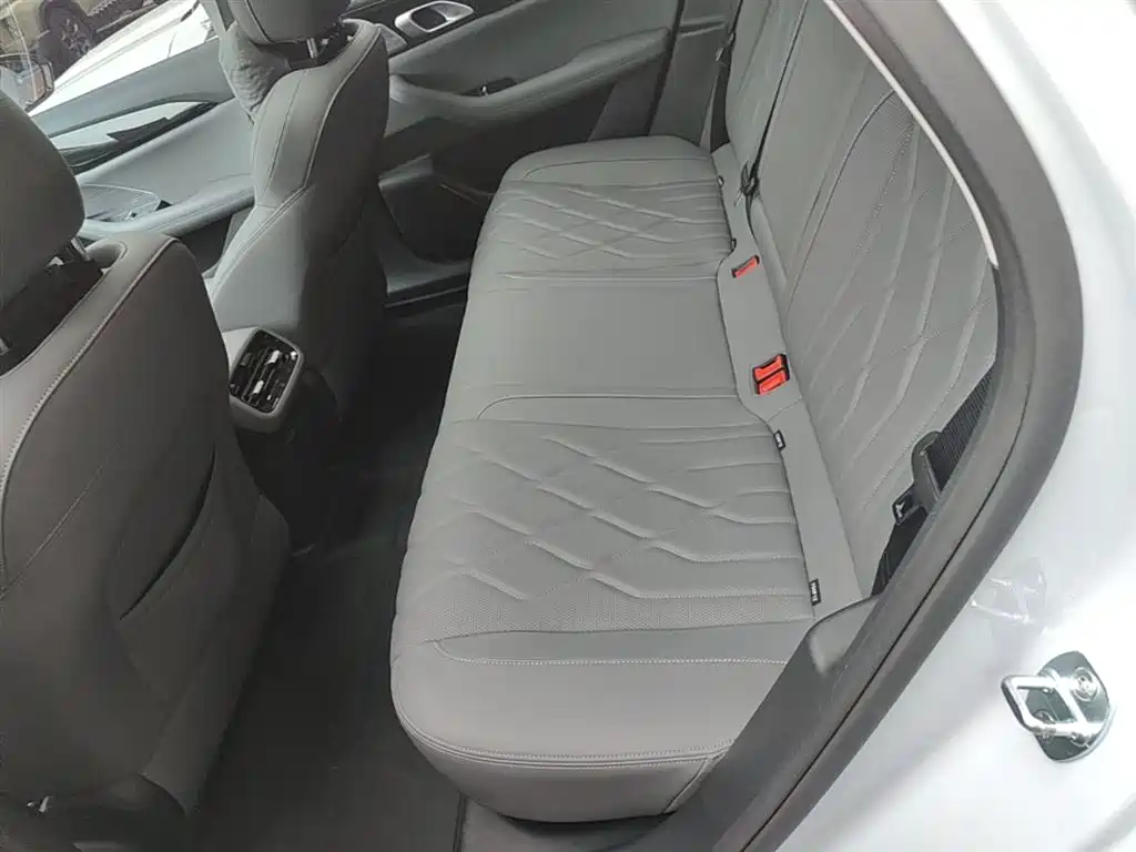 Geely Galaxy Galaxy A7 2025 EM-i фото 17