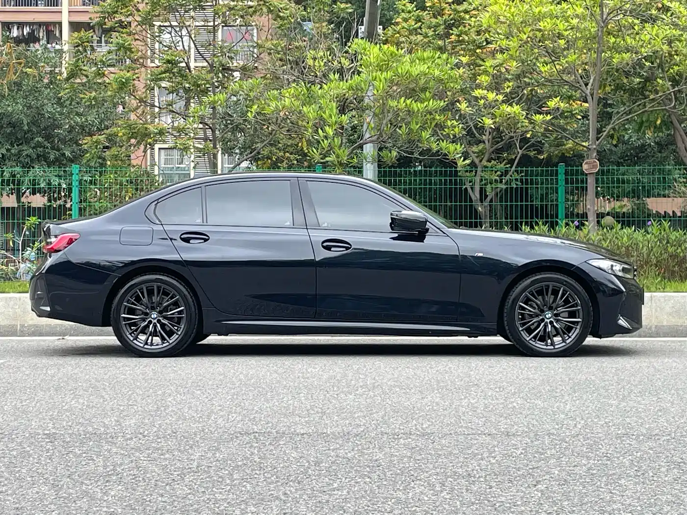 BMW 3 Series 2023 325i M Sport Black Night Package фото 6