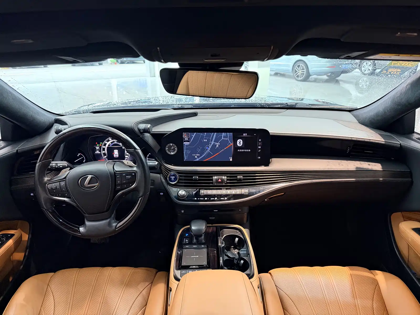Фото 5 - Lexus LS
