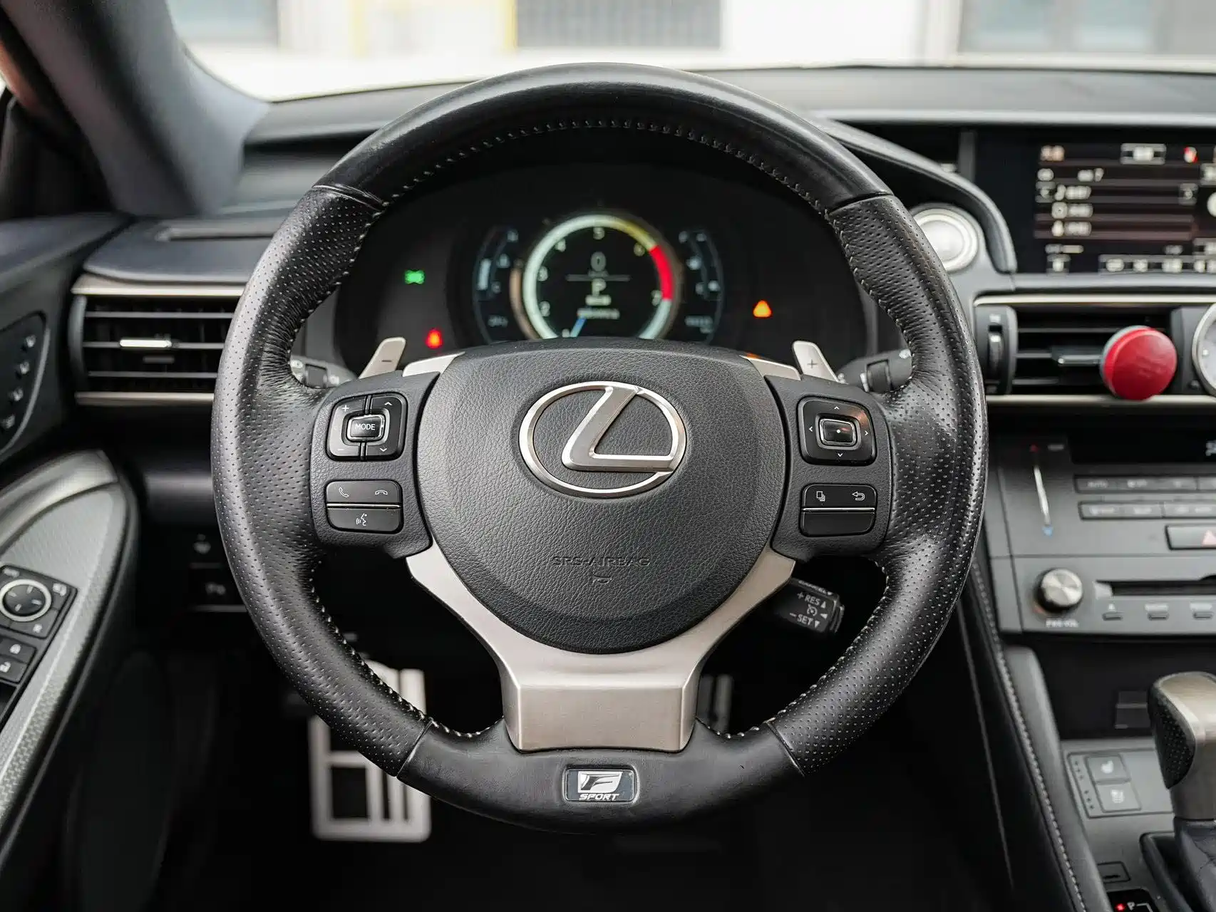 Фото 21 - Lexus RC