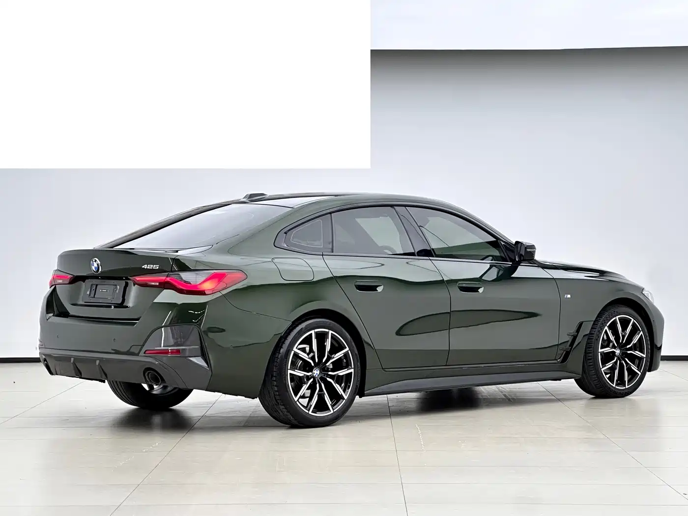BMW 4 Series 2023 425i Gran Coupe M Sport Shadowline Package фото 5