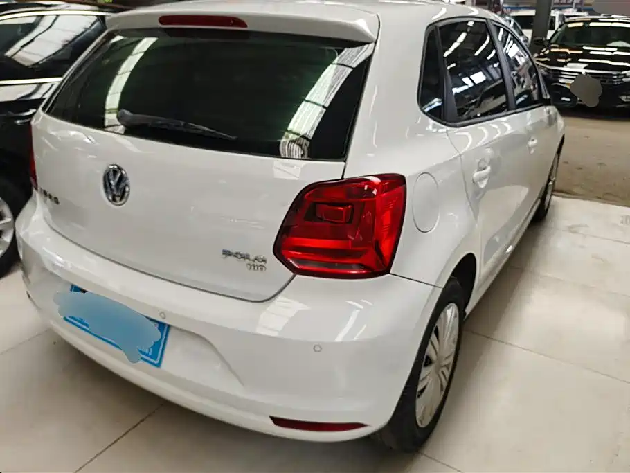 Volkswagen Polo 2016 1.6L Automatic Comfort фото 3
