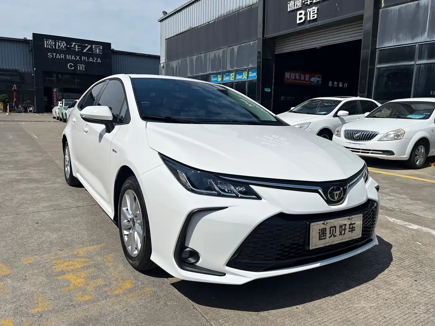 Toyota Corolla 2024 Model 1.8L Smart Hybrid Elite Edition фото 3