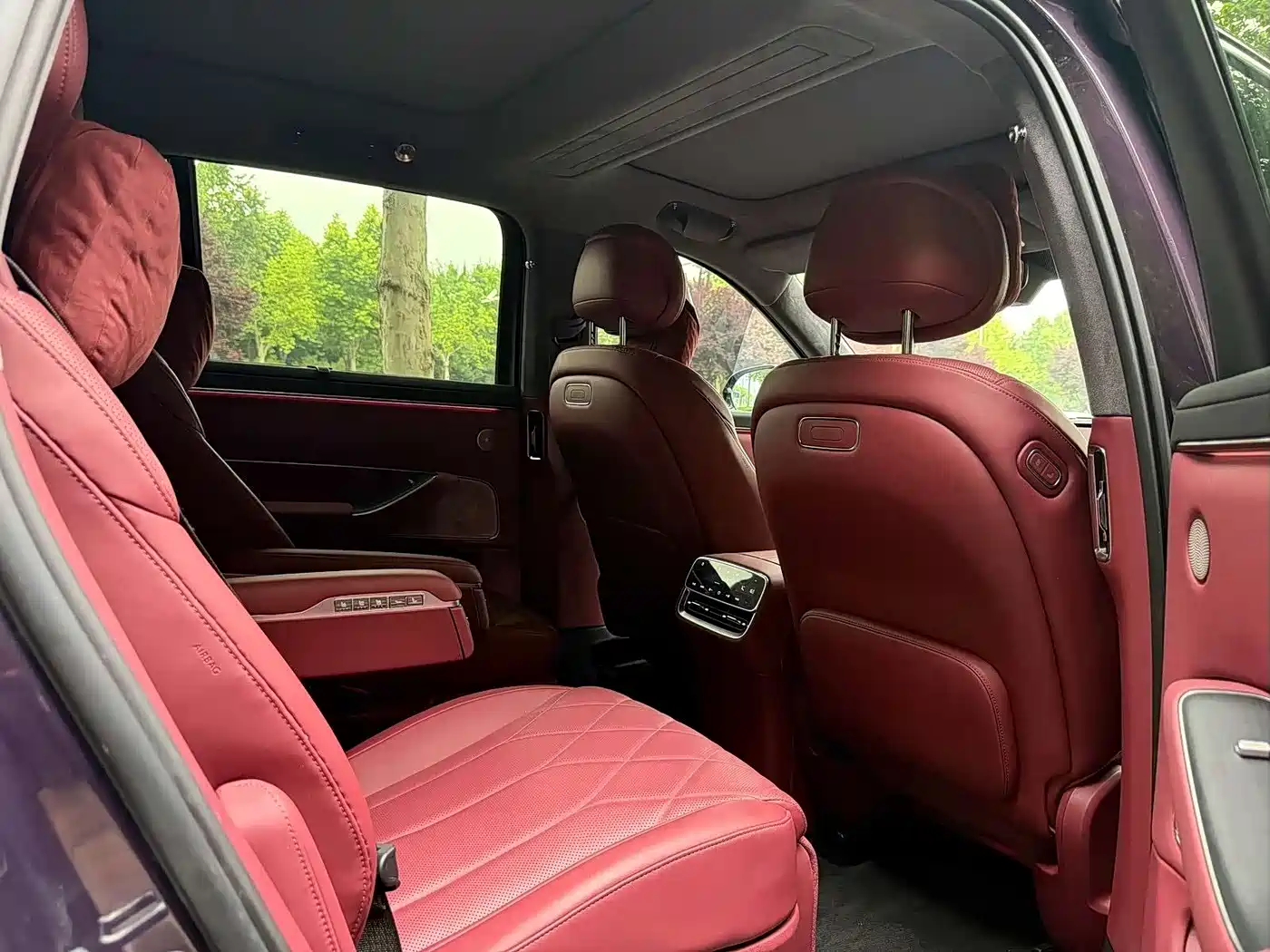 AITO Wenjie AITO M8 2025 Model Extended Range Max+ Edition 53.4kWh 6-Seater фото 5