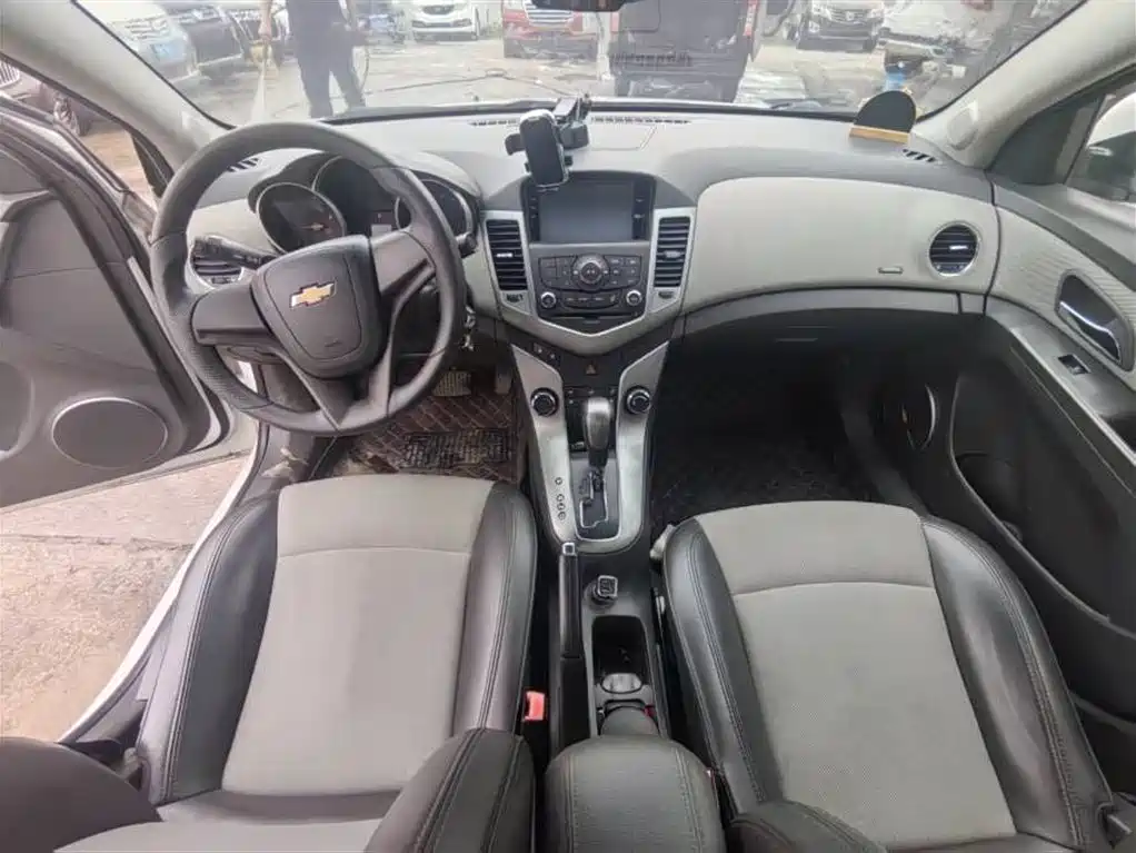 Chevrolet Cruze 2013 Model 1.6L SE AT фото 5