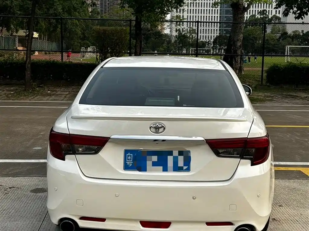 Toyota Reiz 2013 2.5V Premium Edition фото 6