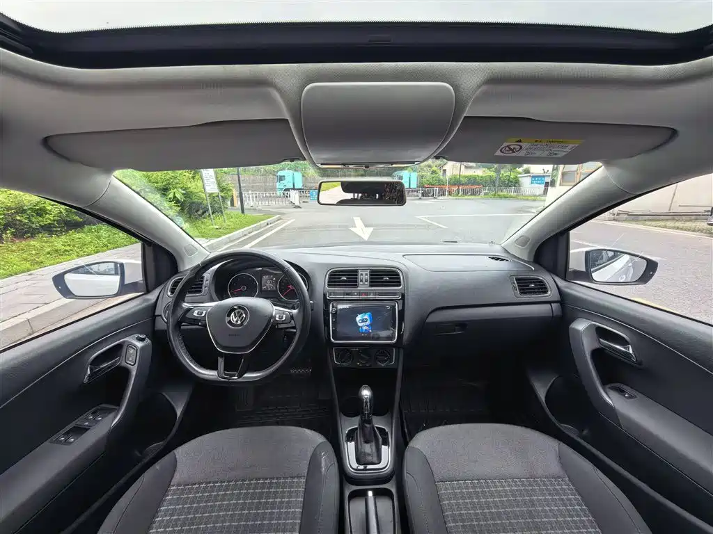 Volkswagen Polo 2018 1.5L Auto Comfort фото 5
