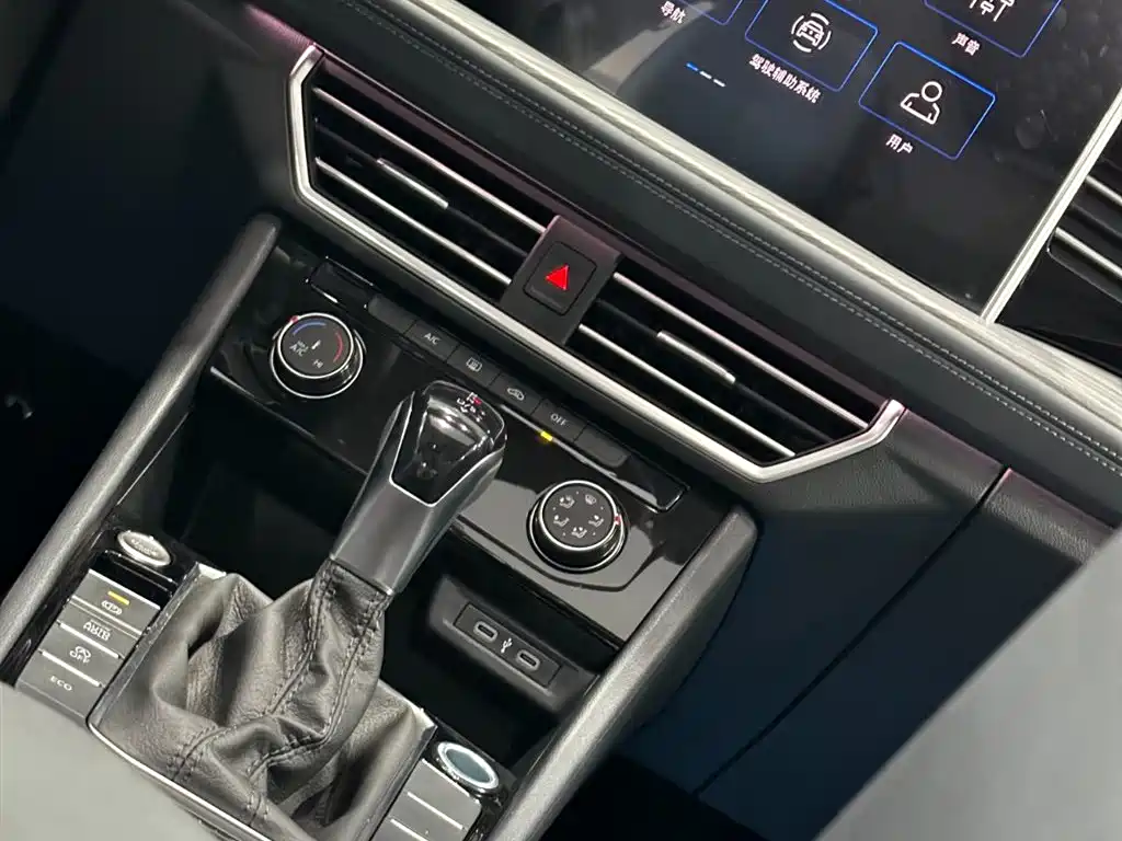 Photo 20 - Volkswagen Sagitar
