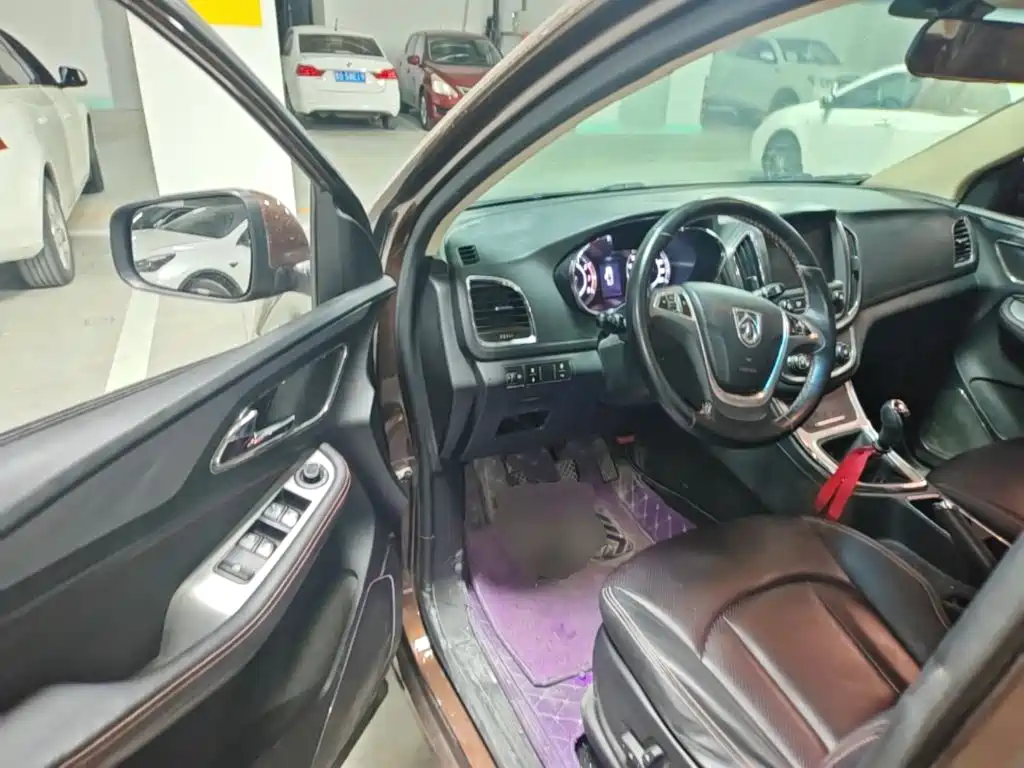 Baojun 560 2017 2016 1.8L Manual Luxury